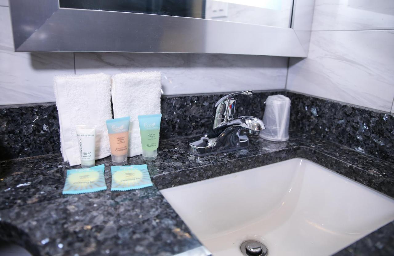 7 Days Hotel New York Bagian luar foto