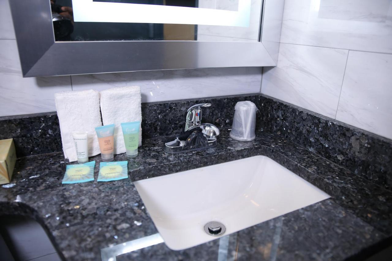 7 Days Hotel New York Bagian luar foto