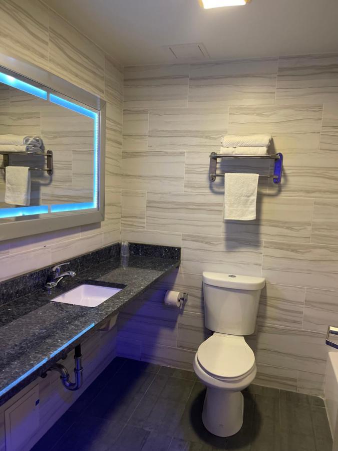 7 Days Hotel New York Bagian luar foto